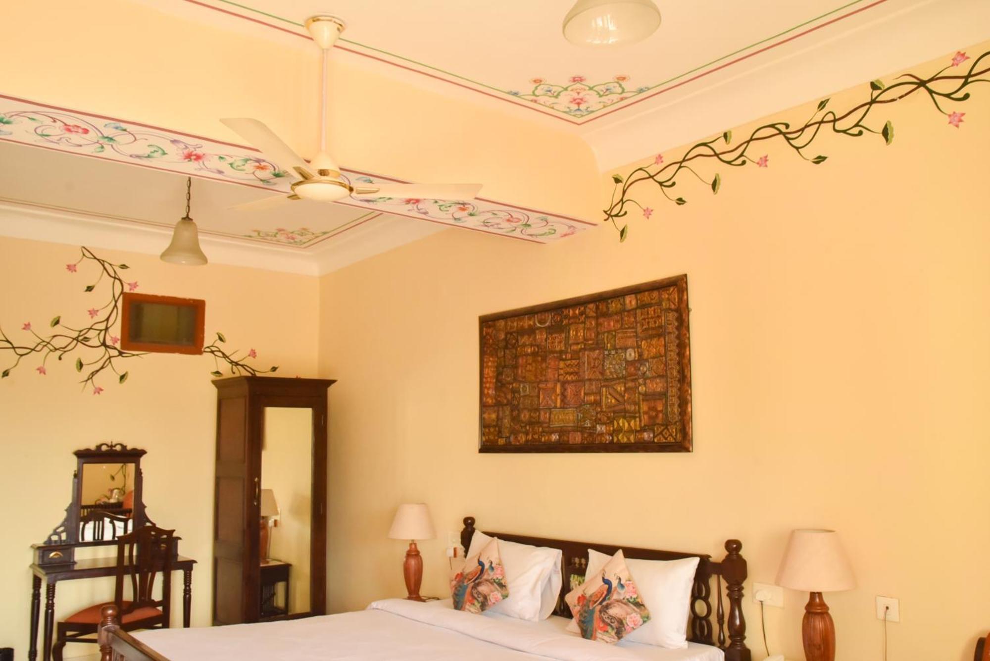 Umaid Palace - A Lakeside Heritage Palace Resort Near Jaipur Close To Bhangarh & Chand Baori Stepwell Abhaneri Dubbī Habitación foto